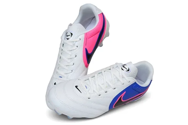 Nike White Blue Low-Cut Synthetic-Leather Upper Firm-Ground Soccer Shoes 2
