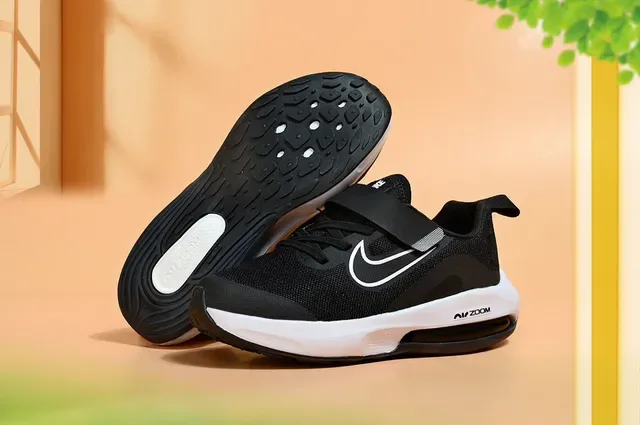 Nike White Blue Low-Top Mesh Upper Lifestyle Sneakers 13