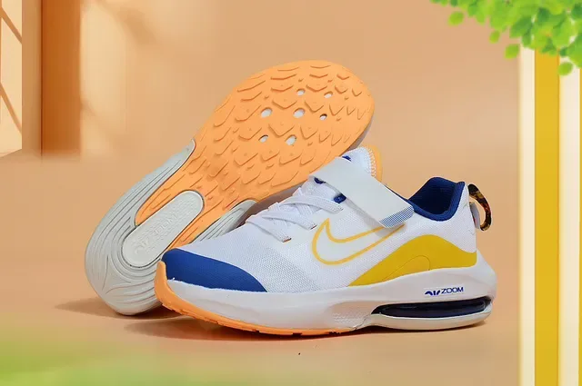 Nike White Blue Low-Top Mesh Upper Lifestyle Sneakers 15