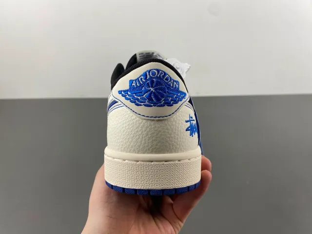 Nike White Blue Low-Top Mixed-Material Upper Lifestyle Sneakers 4