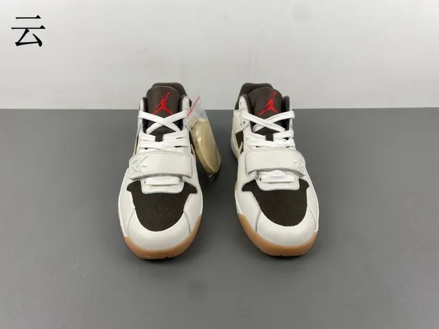 Nike Chaussures de Basketball Hautes Blanches Marronnes Stratifiées Cuir-Maille 12