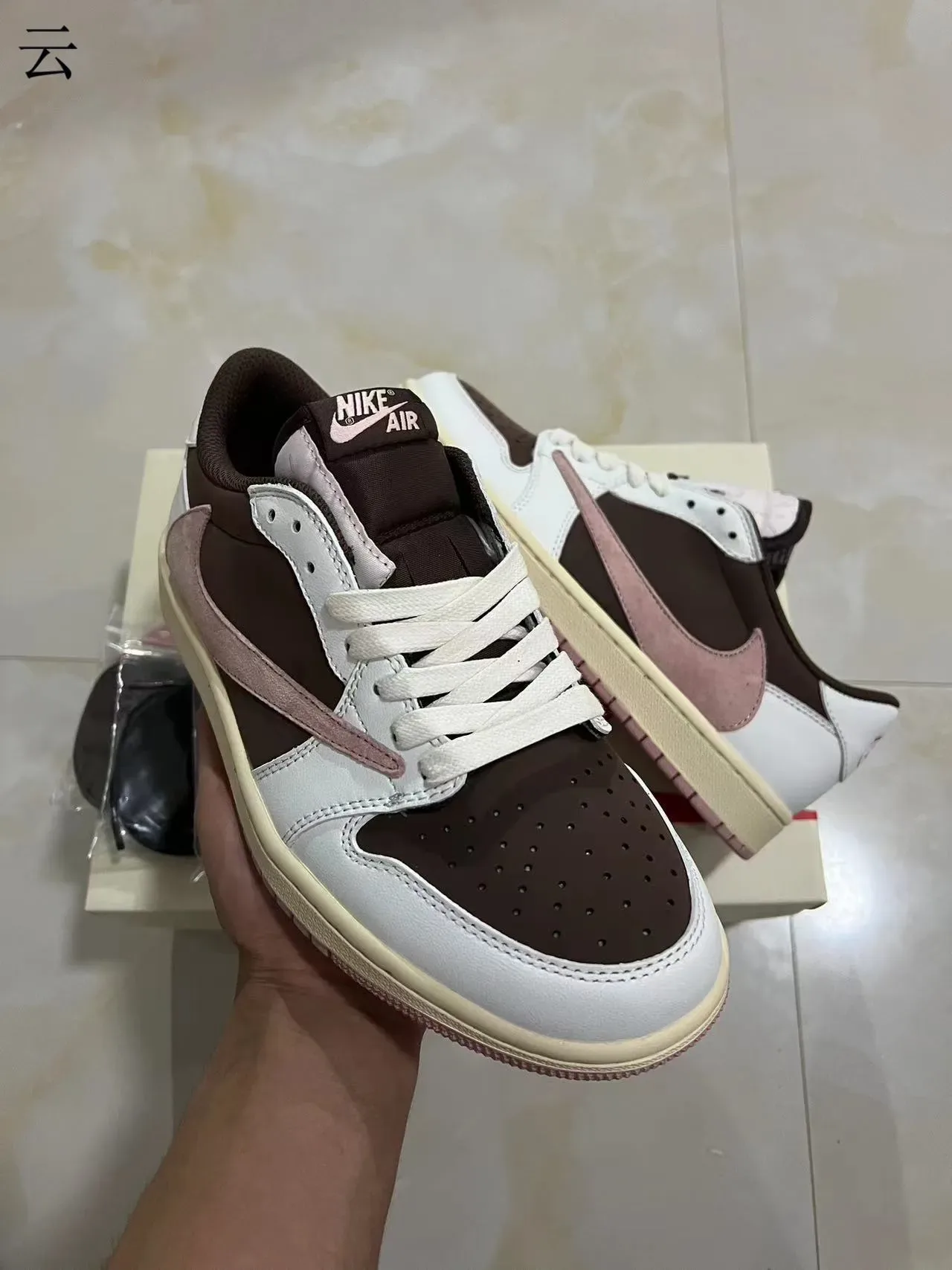 Nike White Brown Low-Top Silhouette Mixed-Material Upper Lifestyle Sneakers 3