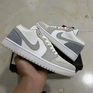 Nike সাদা ধূসর লো-টপ পারফোরেটেড টোবক্স লাইফস্টাইল স্নিকার