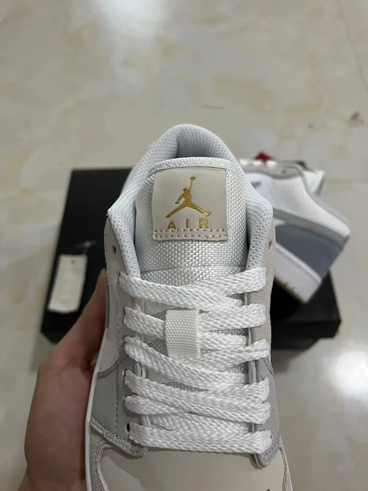 Nike White Gray Low-Top Perforated Toebox Lifestyle Sneakers 4