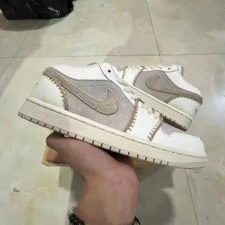 Nike White Gray Low-Top Suede-and-Leather Panelled Lifestyle Sneakers