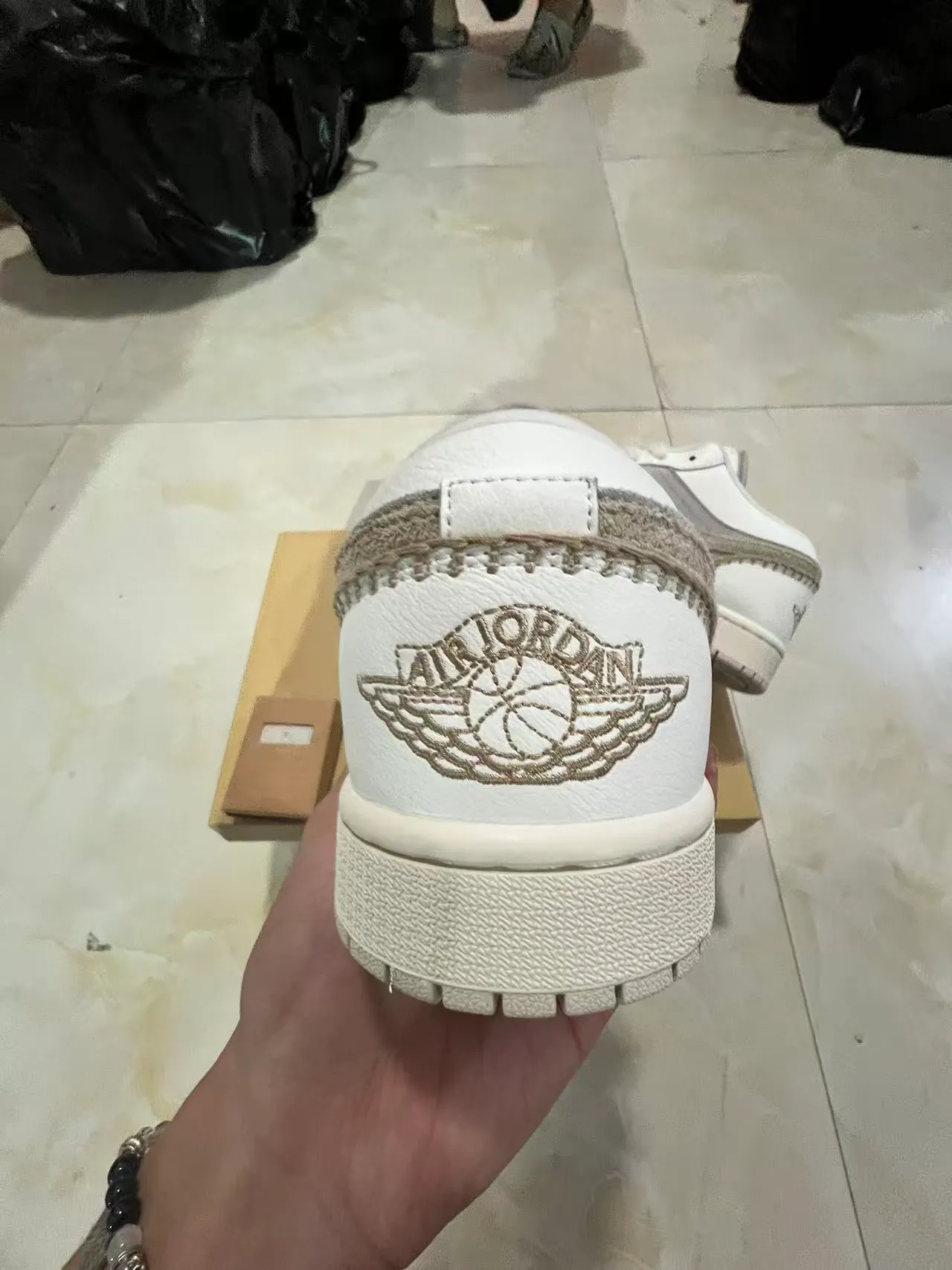 Nike White Gray Low-Top Suede-and-Leather Panelled Lifestyle Sneakers 8