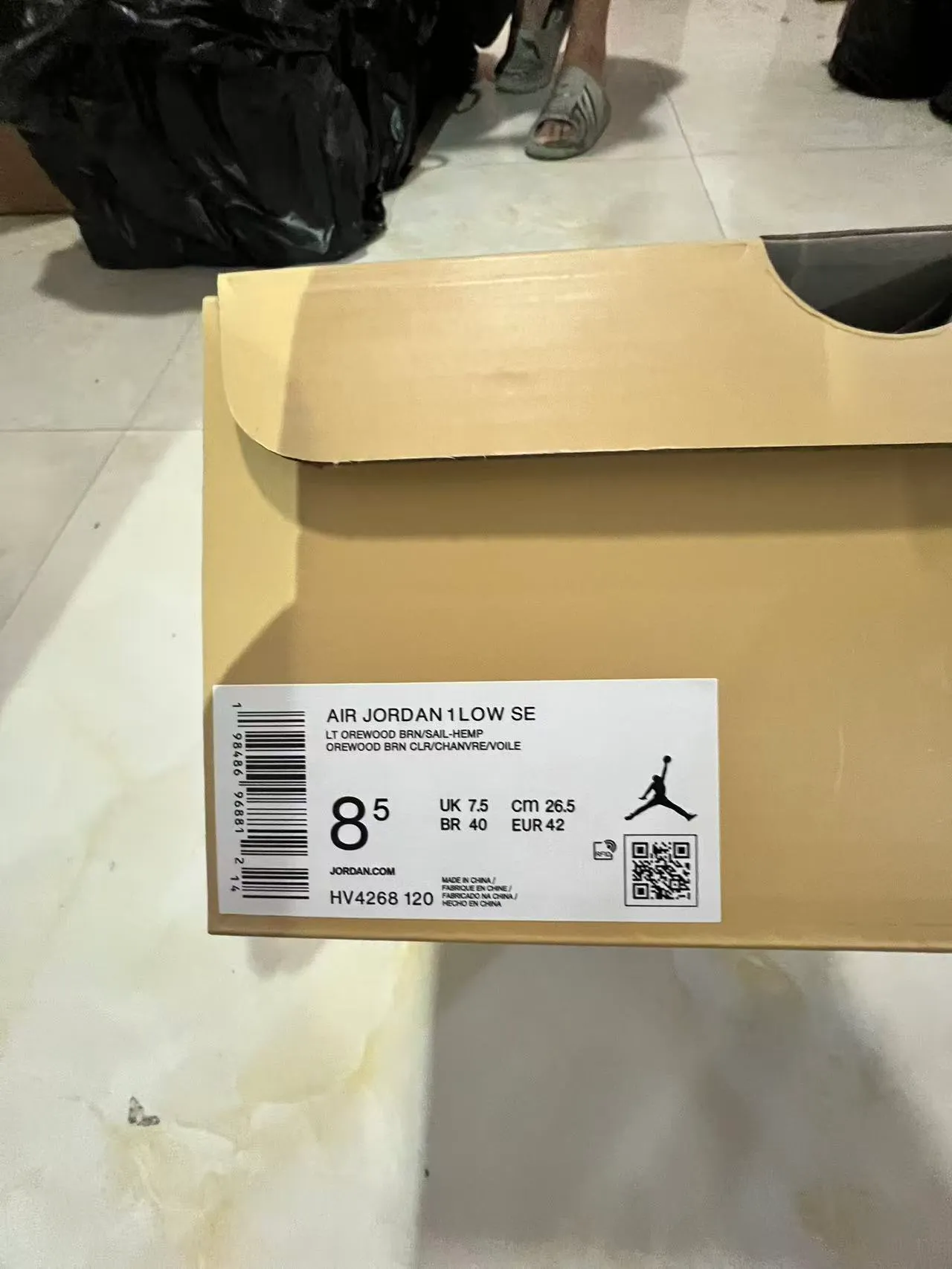 Nike White Gray Low-Top Suede-and-Leather Panelled Lifestyle Sneakers 10