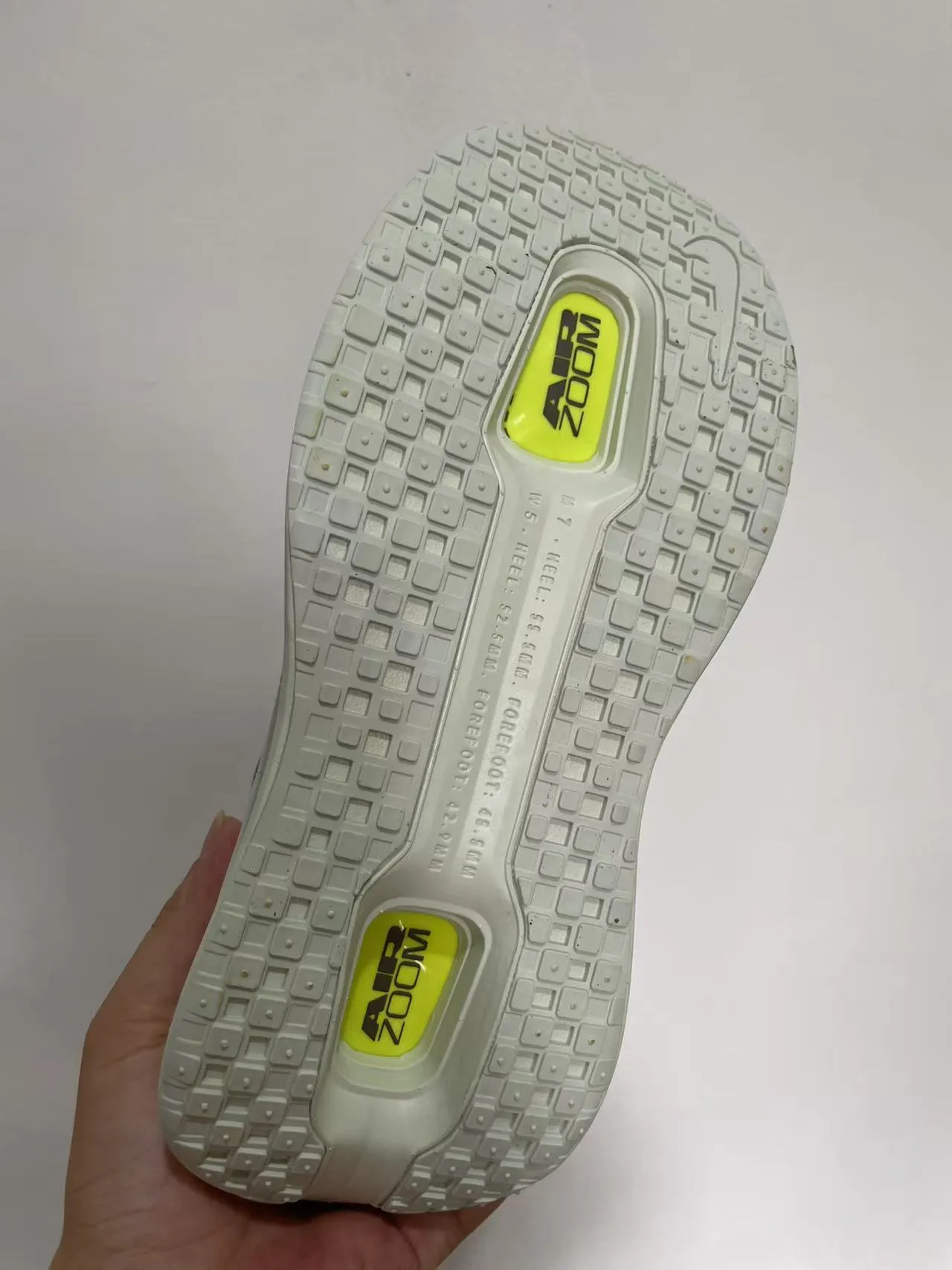 Nike Zapatillas de correr con upper de knit blanco y verde, unidad de aire translúcida de neón 2