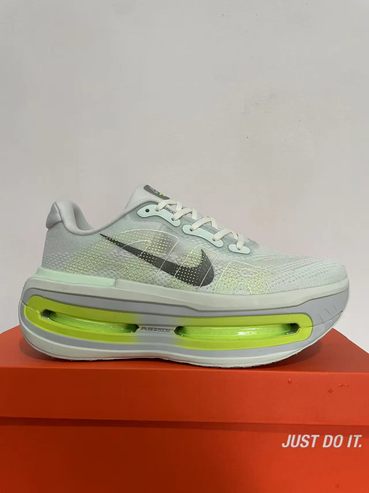 Nike Zapatillas de correr con upper de knit blanco y verde, unidad de aire translúcida de neón 6