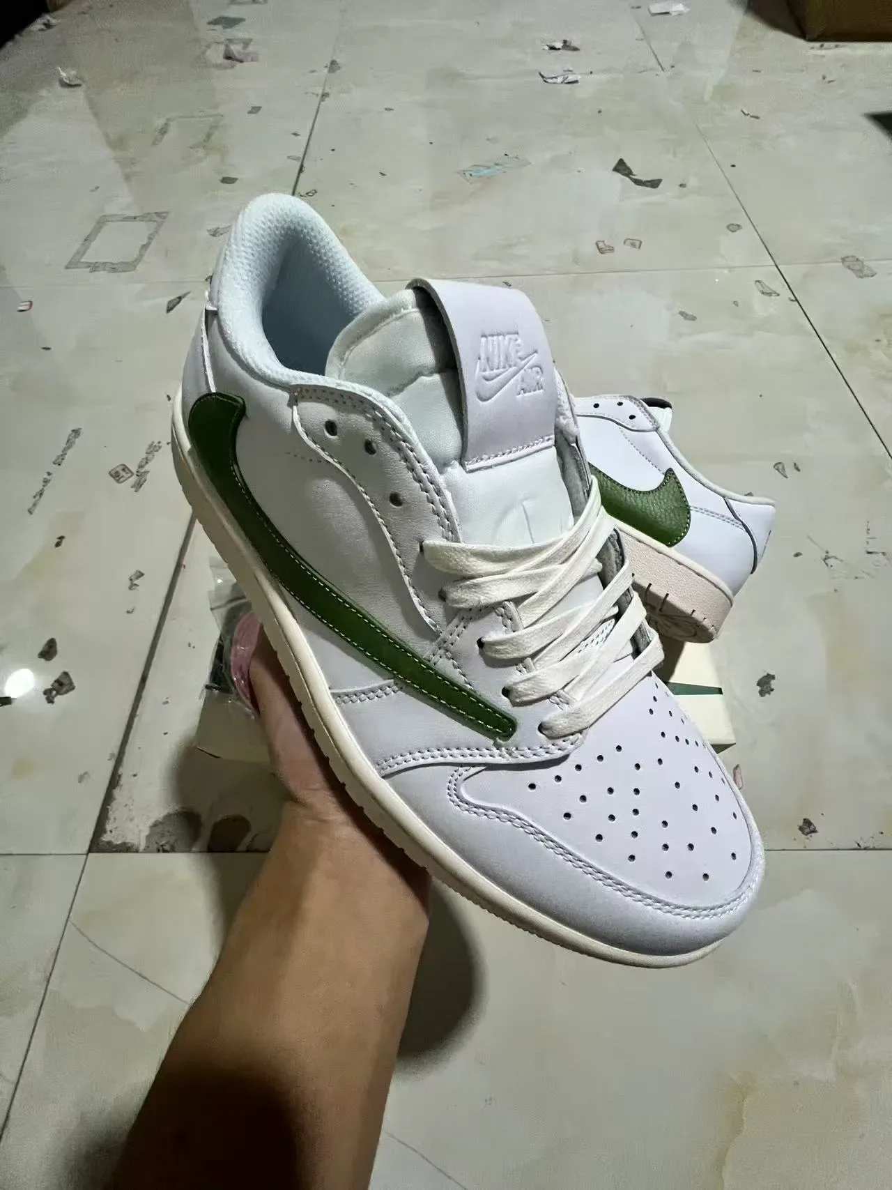 Nike White Green Low-Top Stitched Leather Upper Lifestyle Sneakers 2