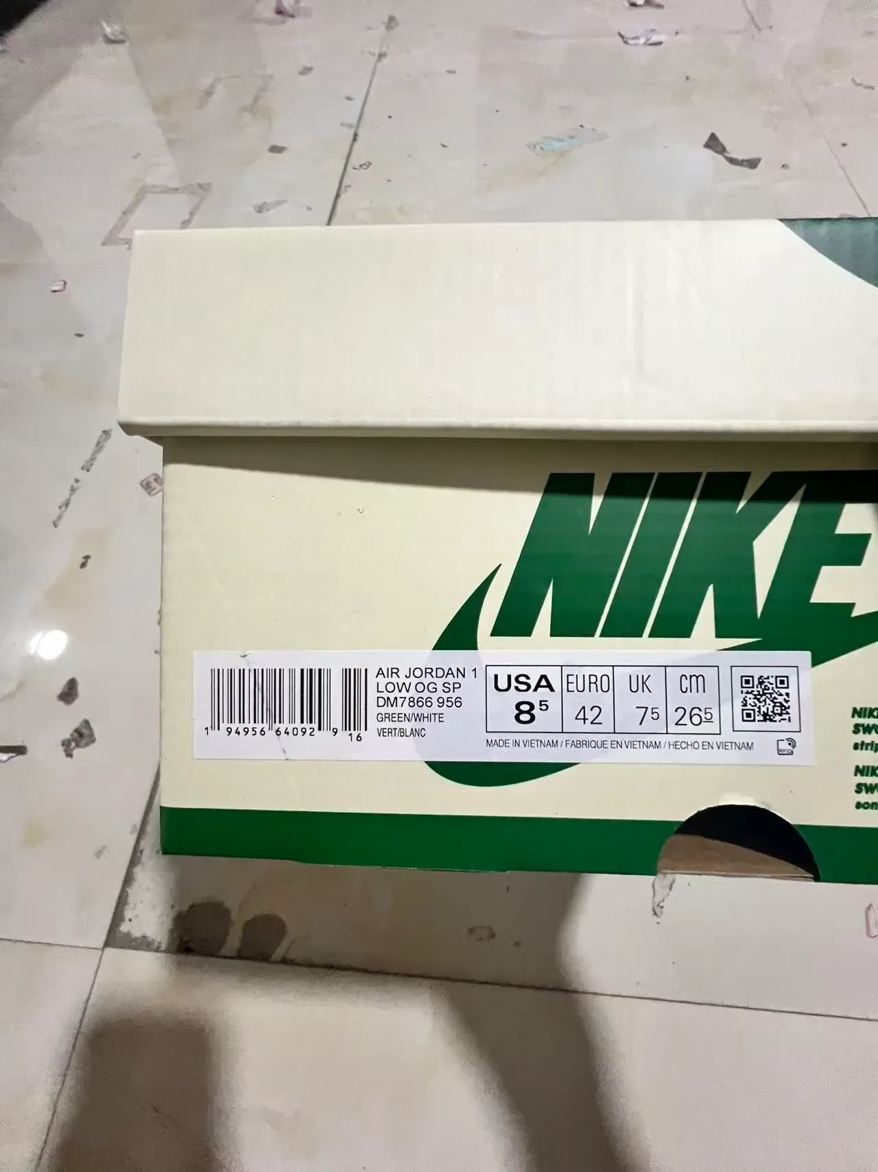 Nike White Green Low-Top Stitched Leather Upper Lifestyle Sneakers 10