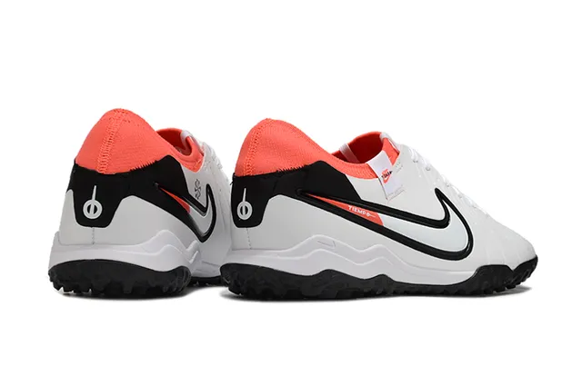 Nike Chaussures de football turf blanc orange upper synthétique col rembourré 5