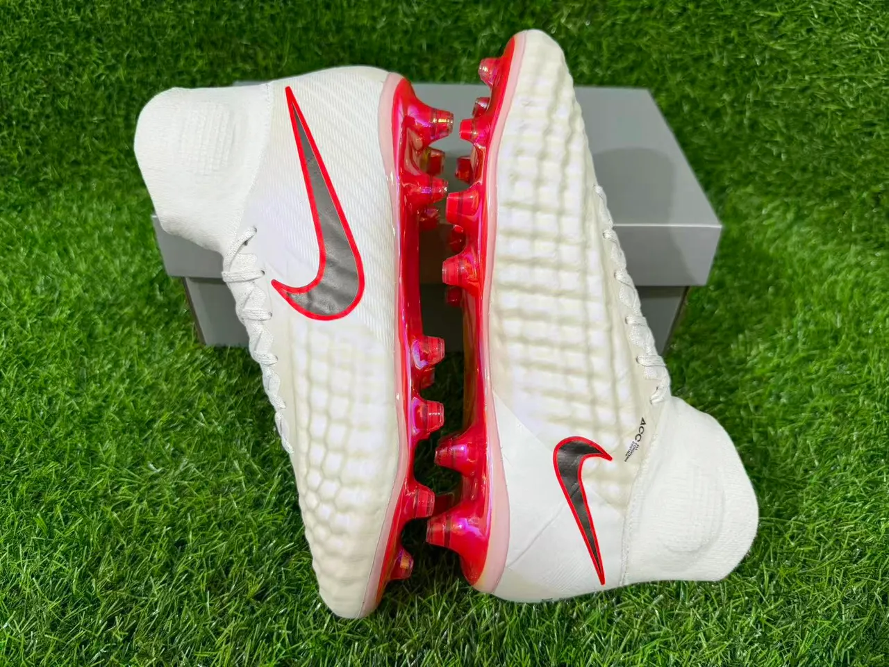 Nike White Red High-Top Sock-Fit Textured Quilted Upper Firm-Ground Soccer Shoes 3