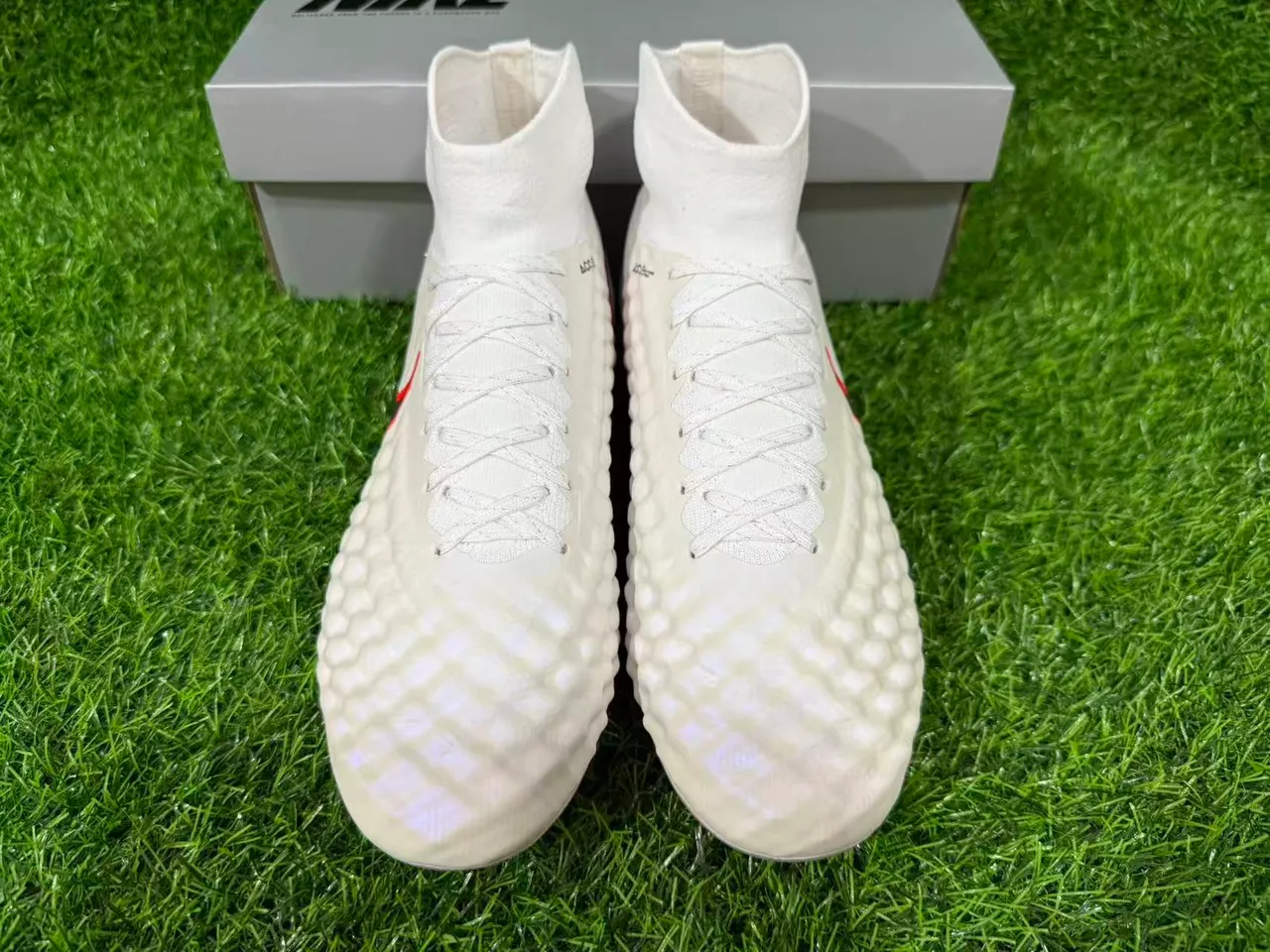 Nike White Red High-Top Sock-Fit Textured Quilted Upper Firm-Ground Soccer Shoes 6
