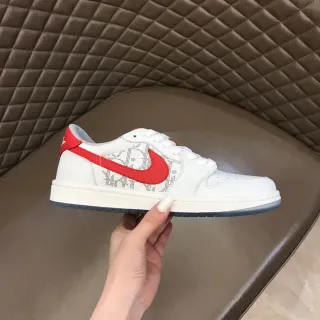 Nike White Red Low-Top Leather Upper Lifestyle Sneakers