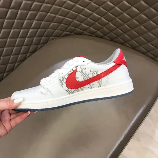 Nike White Red Low-Top Leather Upper Lifestyle Sneakers 3