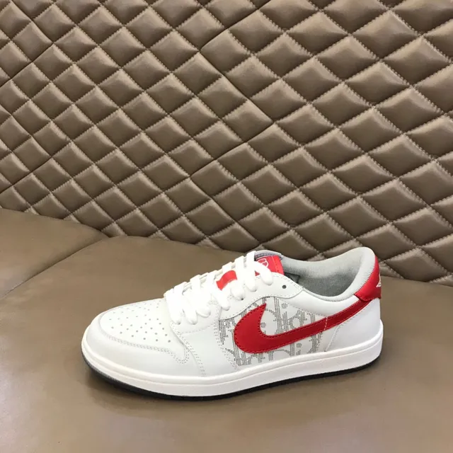 Nike White Red Low-Top Leather Upper Lifestyle Sneakers 5