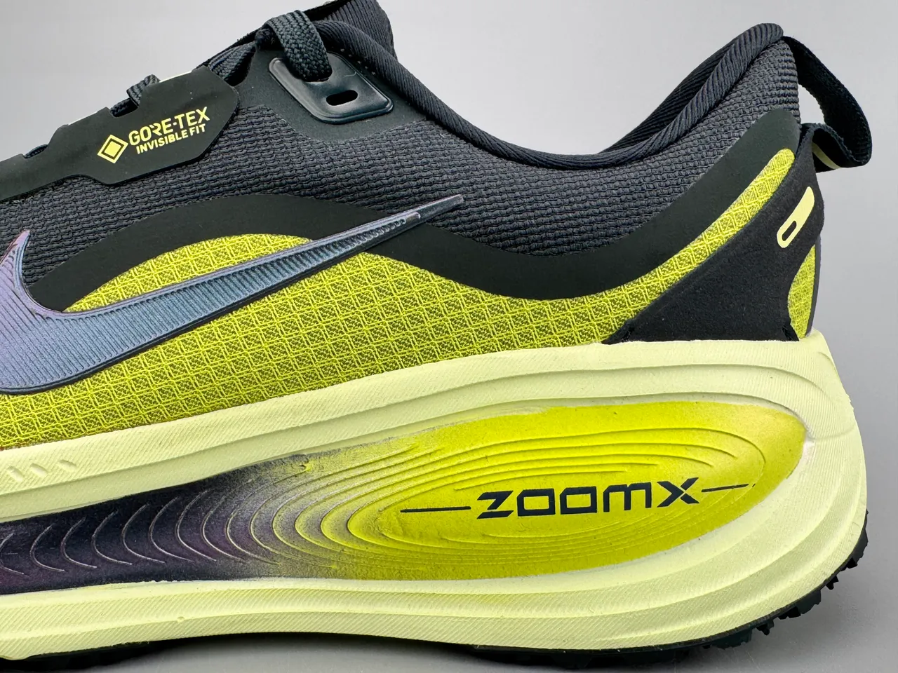 Nike Yellow Black Engineered Mesh Upper GORE-TEX Waterproofing Running Shoes 7
