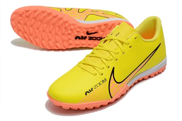 Nike Yellow Orange Low-Cut Synthetic Upper Molded Conical Studs Turf Soccer Shoes 6
