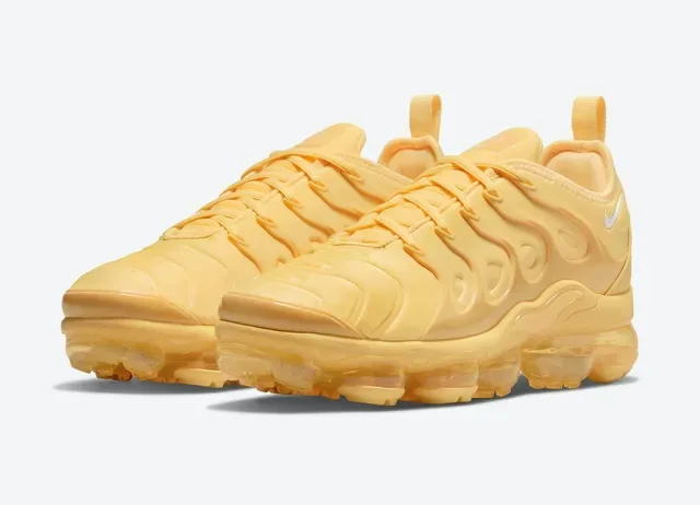 Nike Yellow Transparent Monochromatic Sculpted Wave Cage Lifestyle Sneakers 2