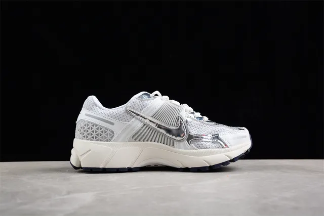 Nike Zoom 2K White Silver Navy Running Shoes 5