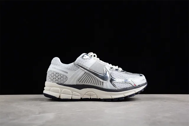 Nike Zoom 2K White Silver Navy Running Shoes 8