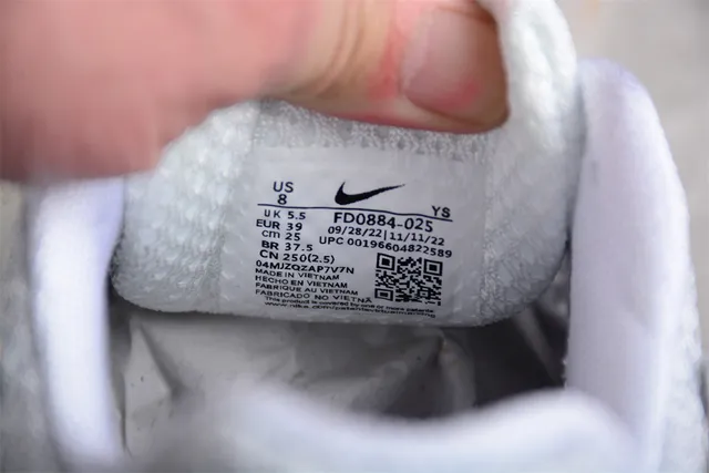 Nike Zoom 2K White Silver Navy Running Shoes 11