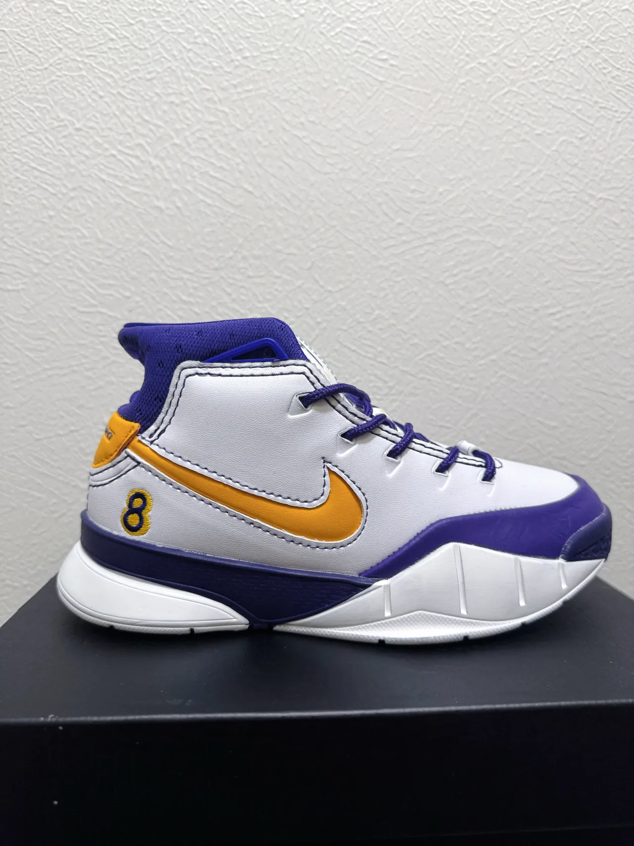 Nike Zoom Kobe IV White Purple Gold Basketball Shoes 5