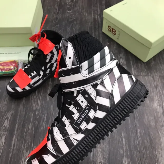 Zapatillas lifestyle Off-White negro high top con rayas diagonales 5