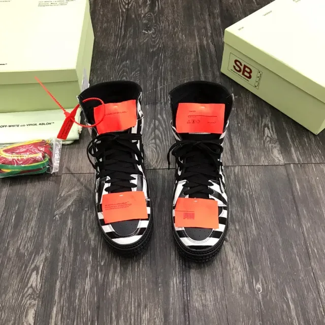 Zapatillas lifestyle Off-White negro high top con rayas diagonales 7