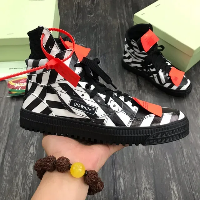 Zapatillas lifestyle Off-White negro high top con rayas diagonales 9