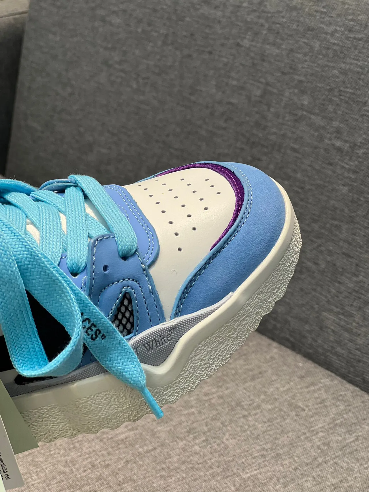 Off-White Chaussures Lifestyle Bleu Inspirées de l'Industrie Bloquées en Couleurs 3