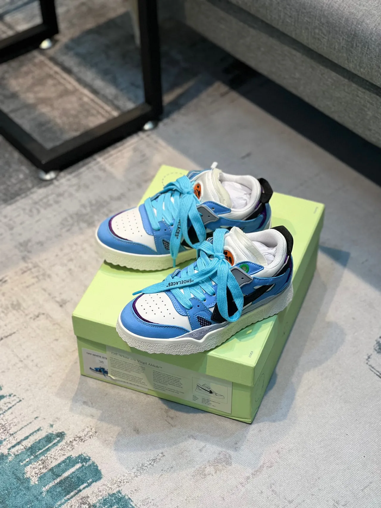 Off-White Chaussures Lifestyle Bleu Inspirées de l'Industrie Bloquées en Couleurs 7