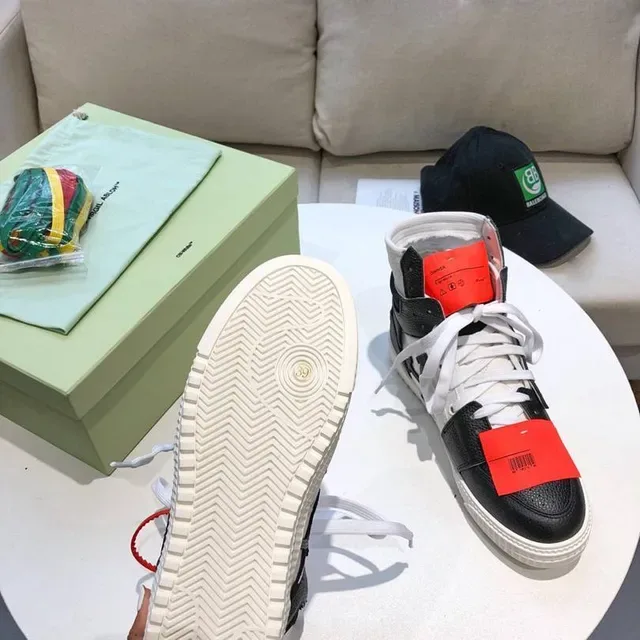 Off-White Diagonal Arrow High-Top Preto Branco Vermelho Tênis Lifestyle 2