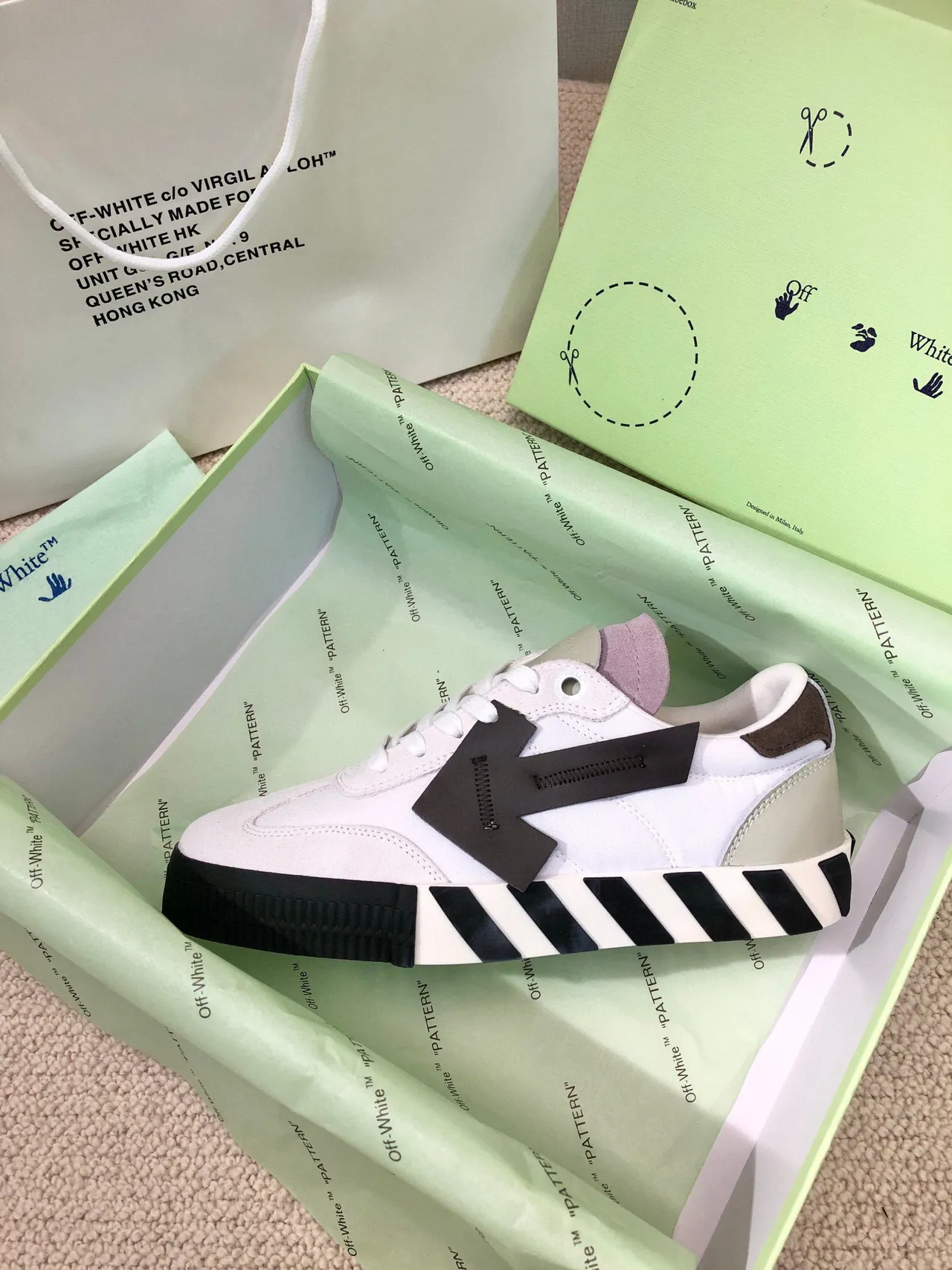 Off-White Industrial Runner Zapatillas Lifestyle Blancos Negros Lavanda 3