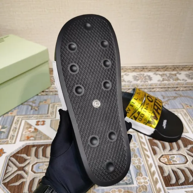 Off-White Slide Preto e Amarelo Alça Industrial Sandálias 2