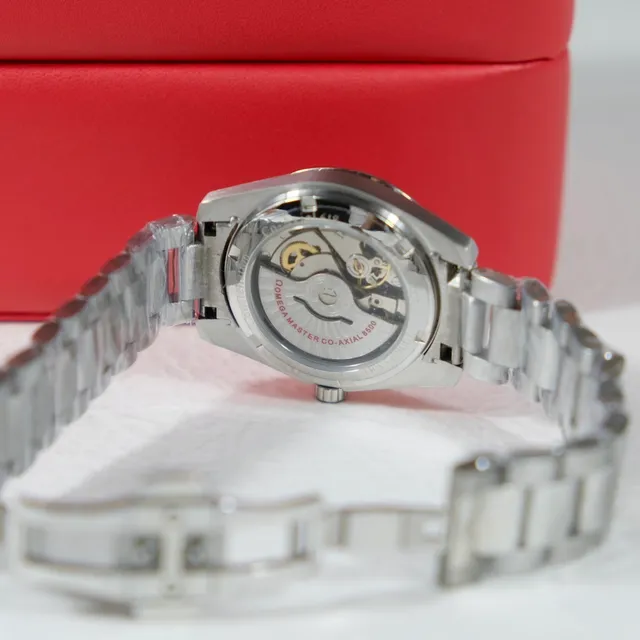 Omega Seamaster Bisel Diamant Boîtier Acier Montre Mécanique 3