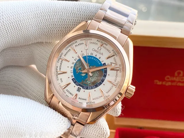 Omega Seamaster Worldtimer Montre Mécanique Or Rose 5