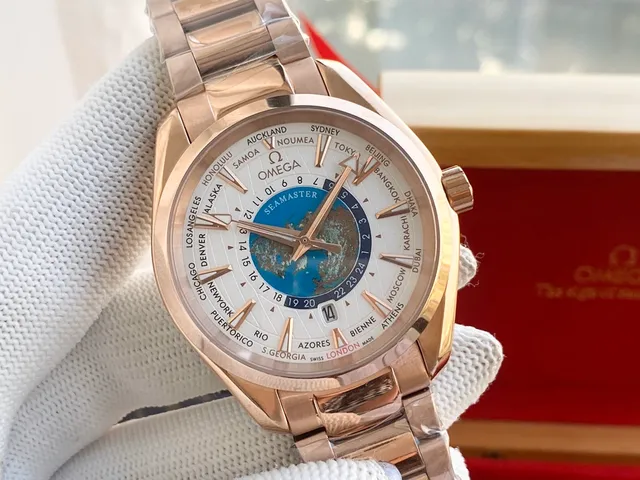 Omega Seamaster Worldtimer Montre Mécanique Or Rose 6