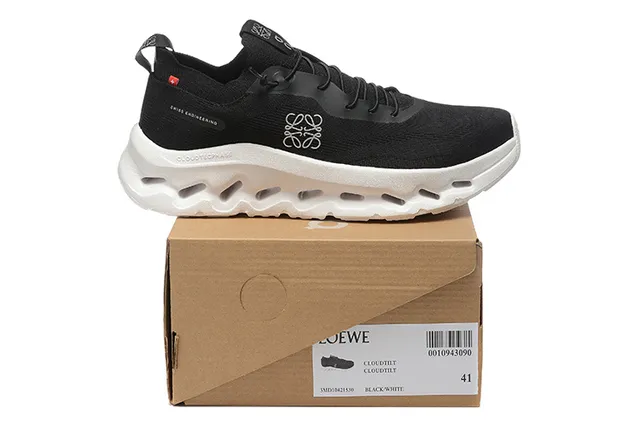 On Black White Knit Upper Sculpted CloudTec Phase Midsole Running Shoes 2