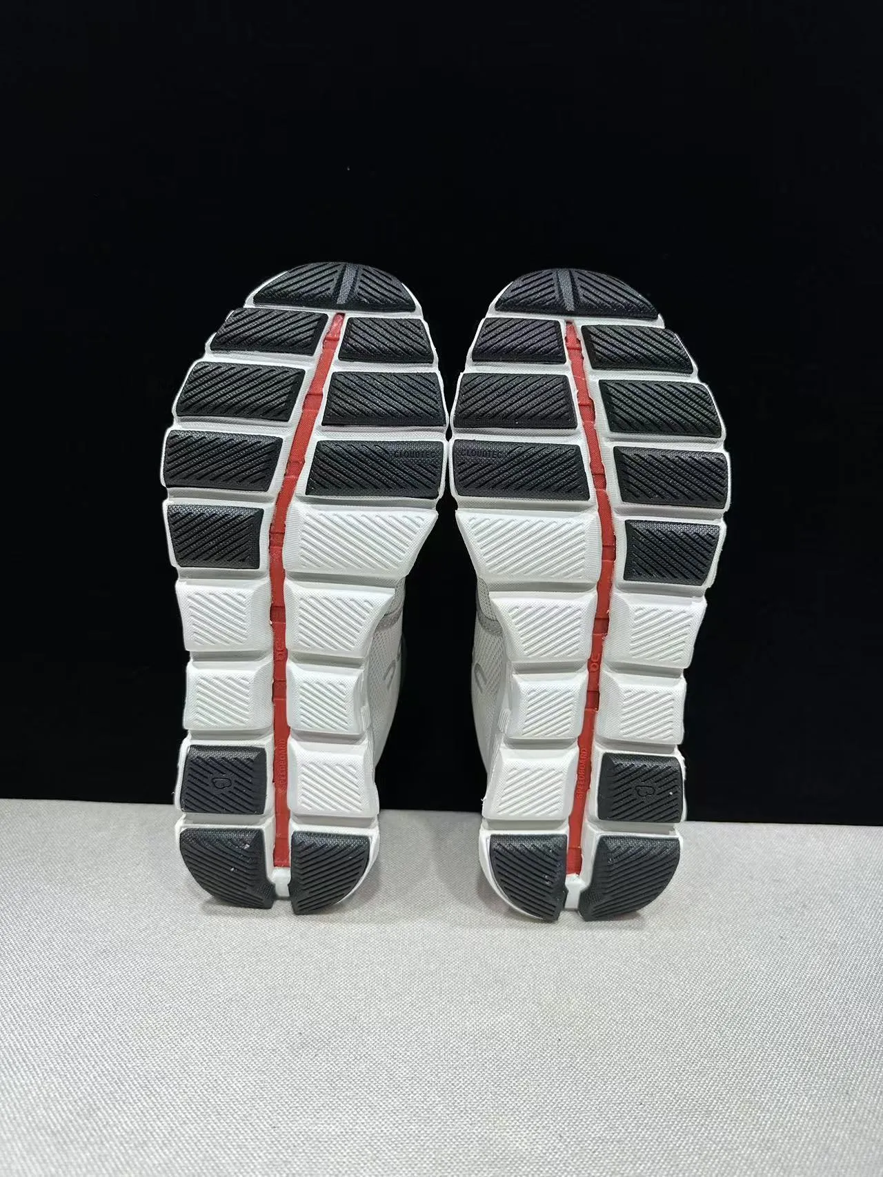 On Cloud Gray White Engineered Knit Upper Segmented CloudTec Midsole Lifestyle Sneakers 4
