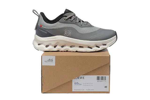 On Gray Black Mesh Upper Sculpted Podded Midsole Running Shoes 3