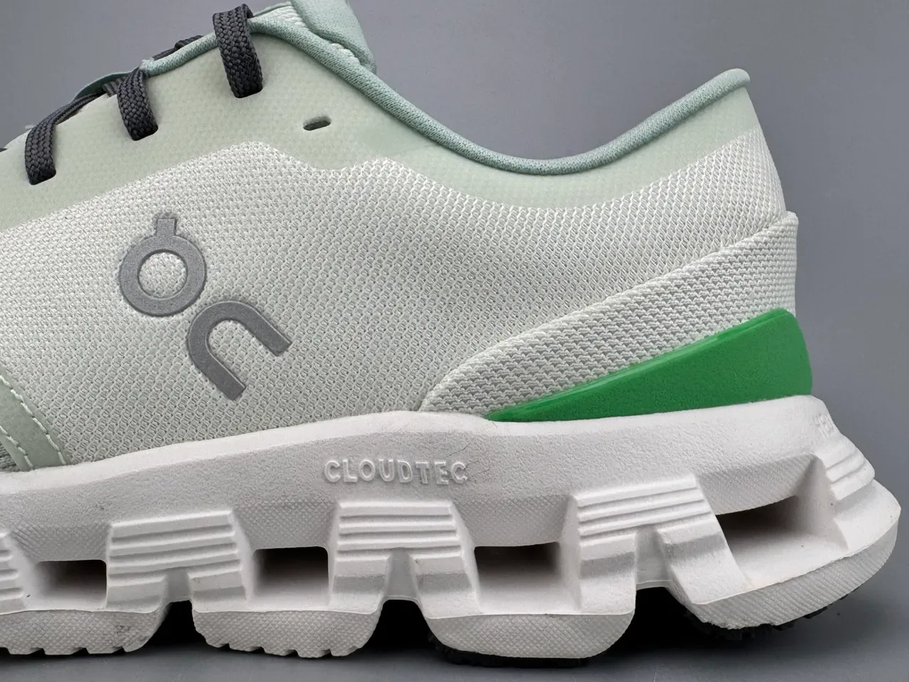 On Green White Engineered Knit Upper Segmented CloudTec Midsole Sneakers 9