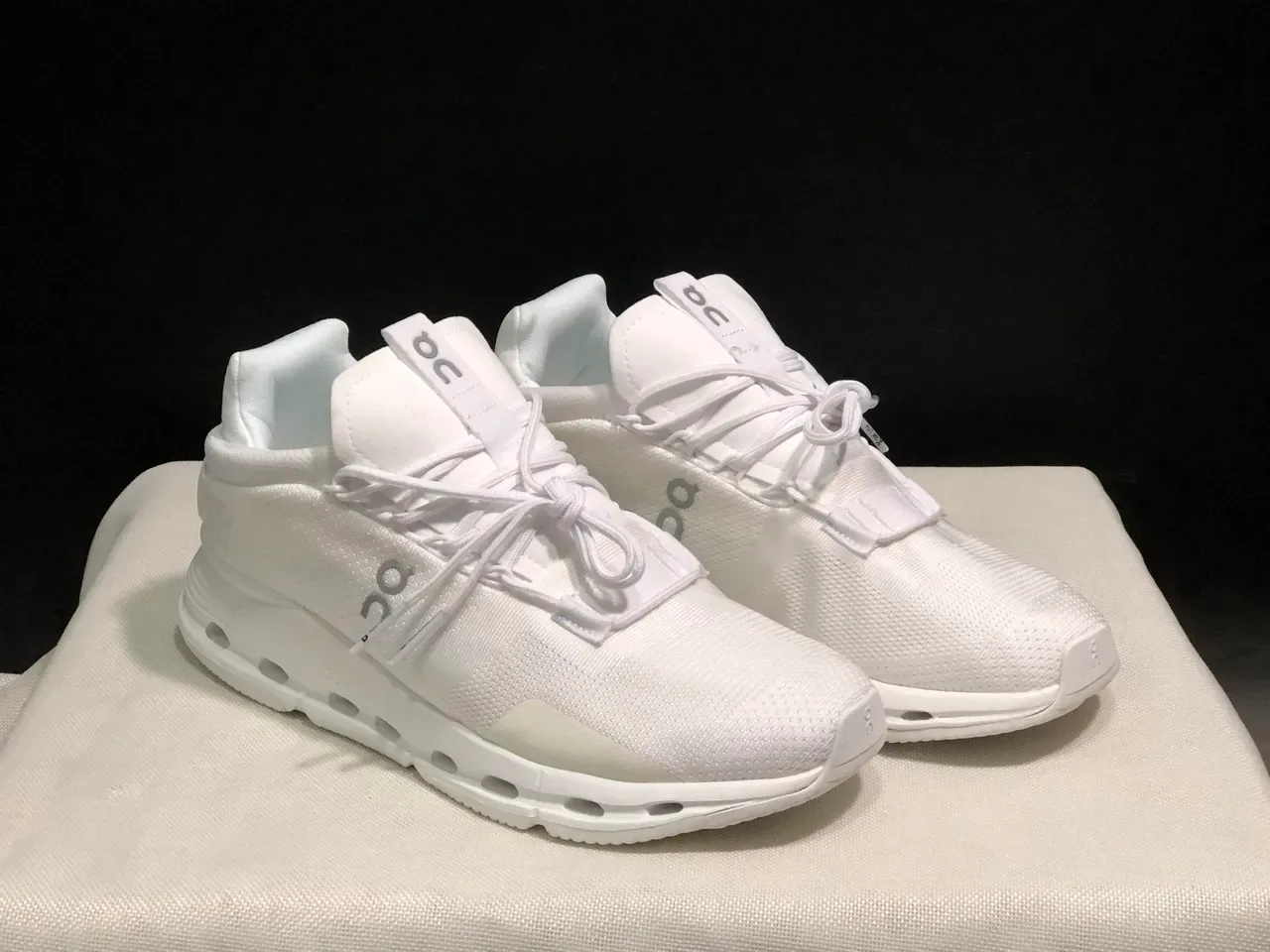 On White Knit Upper Integrated Lacing Cage Lifestyle Sneakers 3