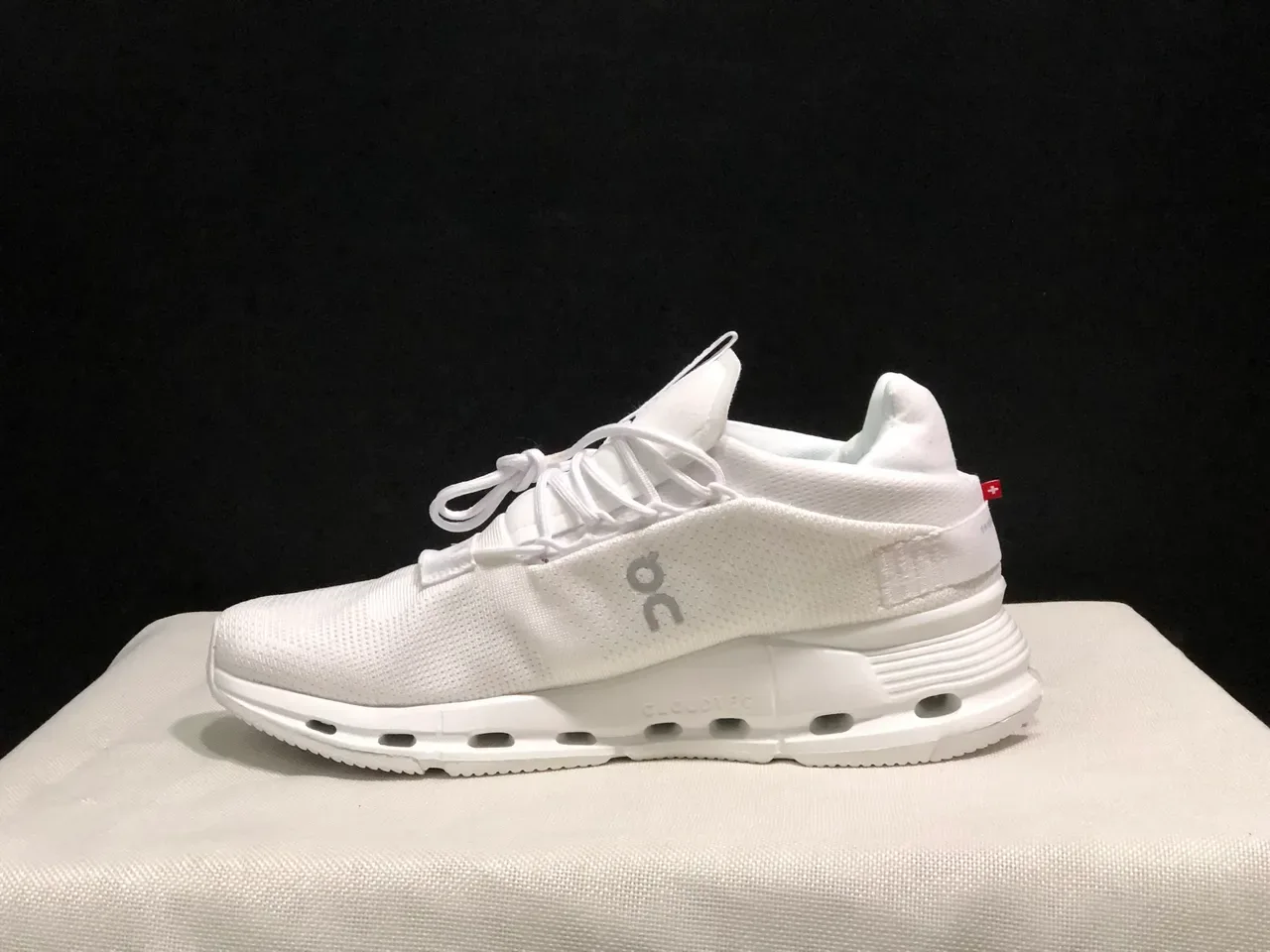 On White Knit Upper Integrated Lacing Cage Lifestyle Sneakers 5