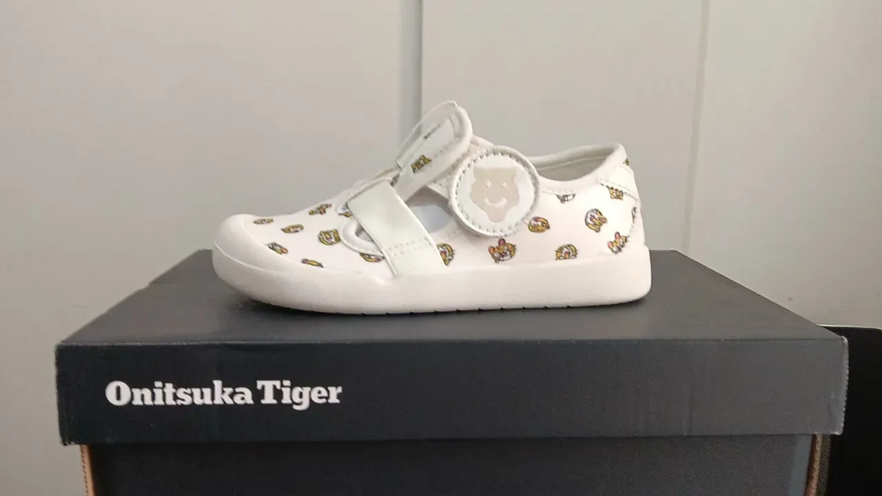 Onitsuka Tiger sneakers lifestyle blanc et bleu slip-on avec upper en maille 3
