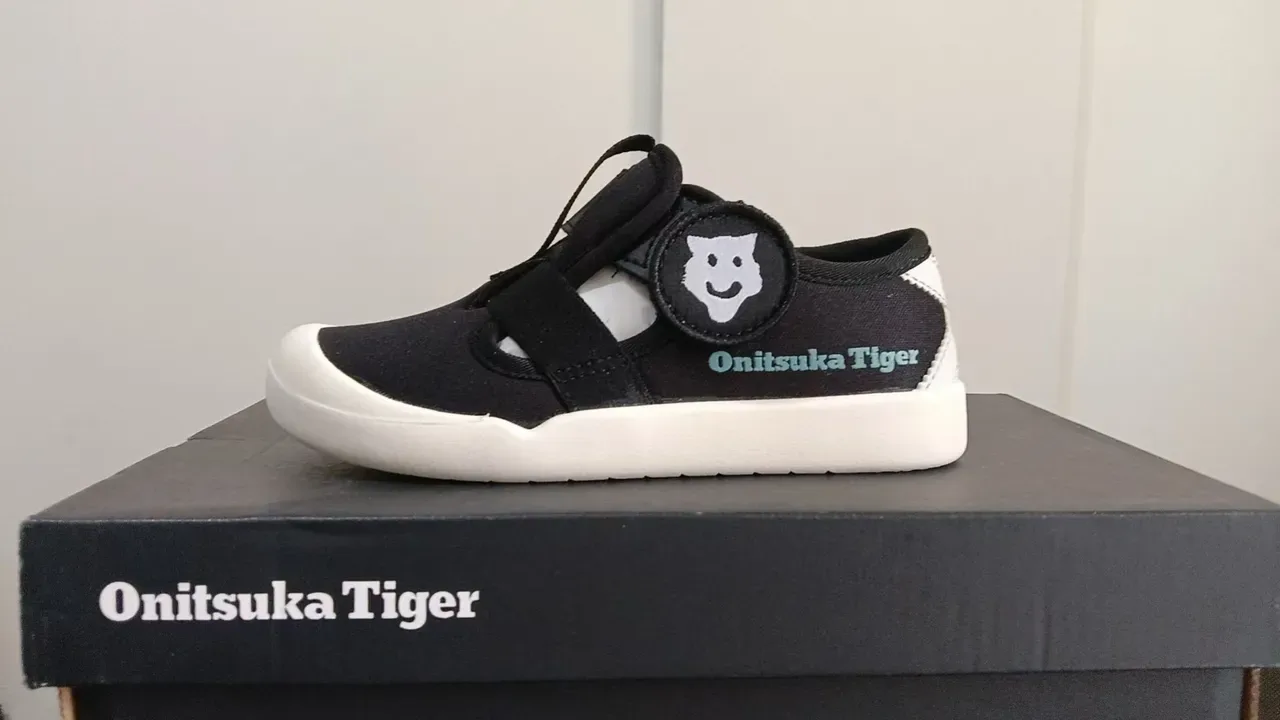 Onitsuka Tiger sneakers lifestyle blanc et bleu slip-on avec upper en maille 4