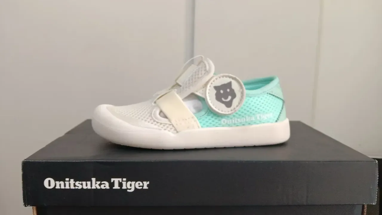 Onitsuka Tiger sneakers lifestyle blanc et bleu slip-on avec upper en maille 8