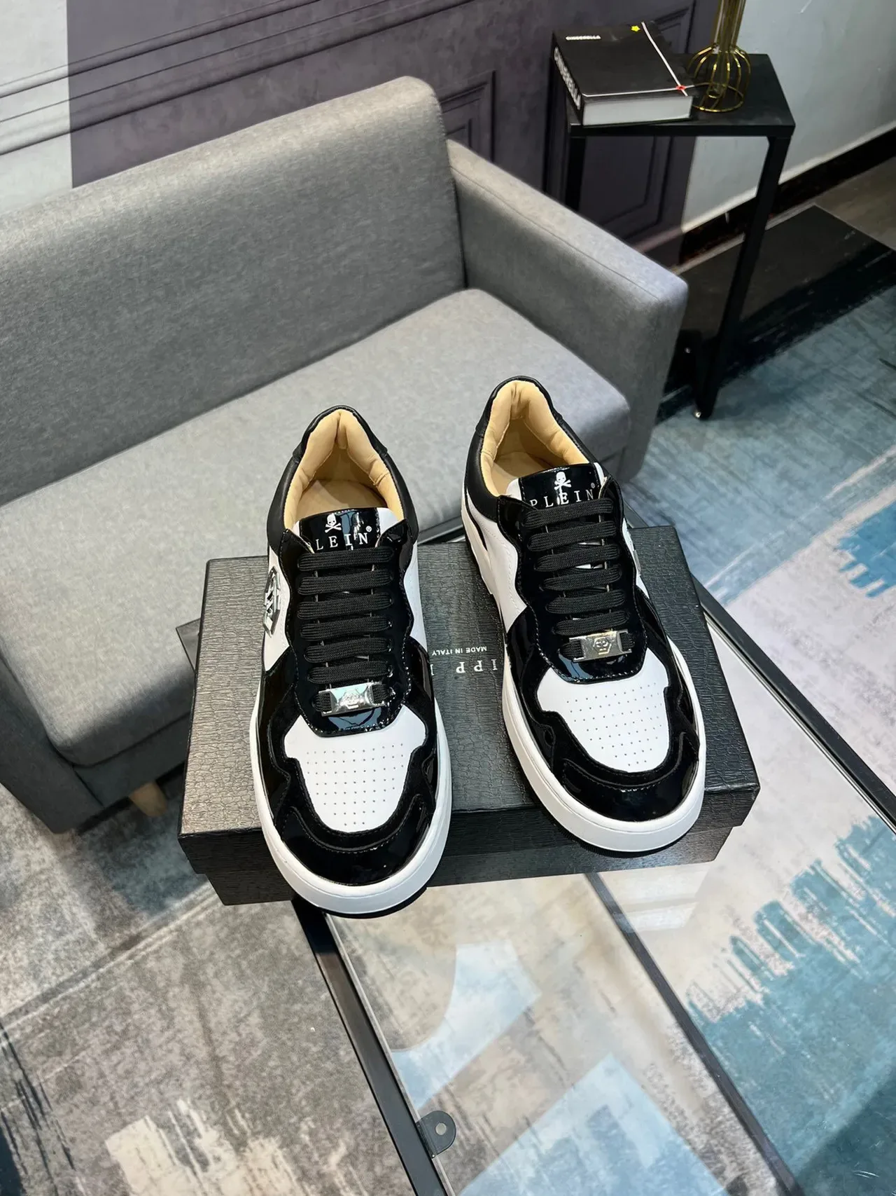 Philipp Plein Preto Branco Panelled Upper Couro Patentado Accents Lifestyle Sneakers 5