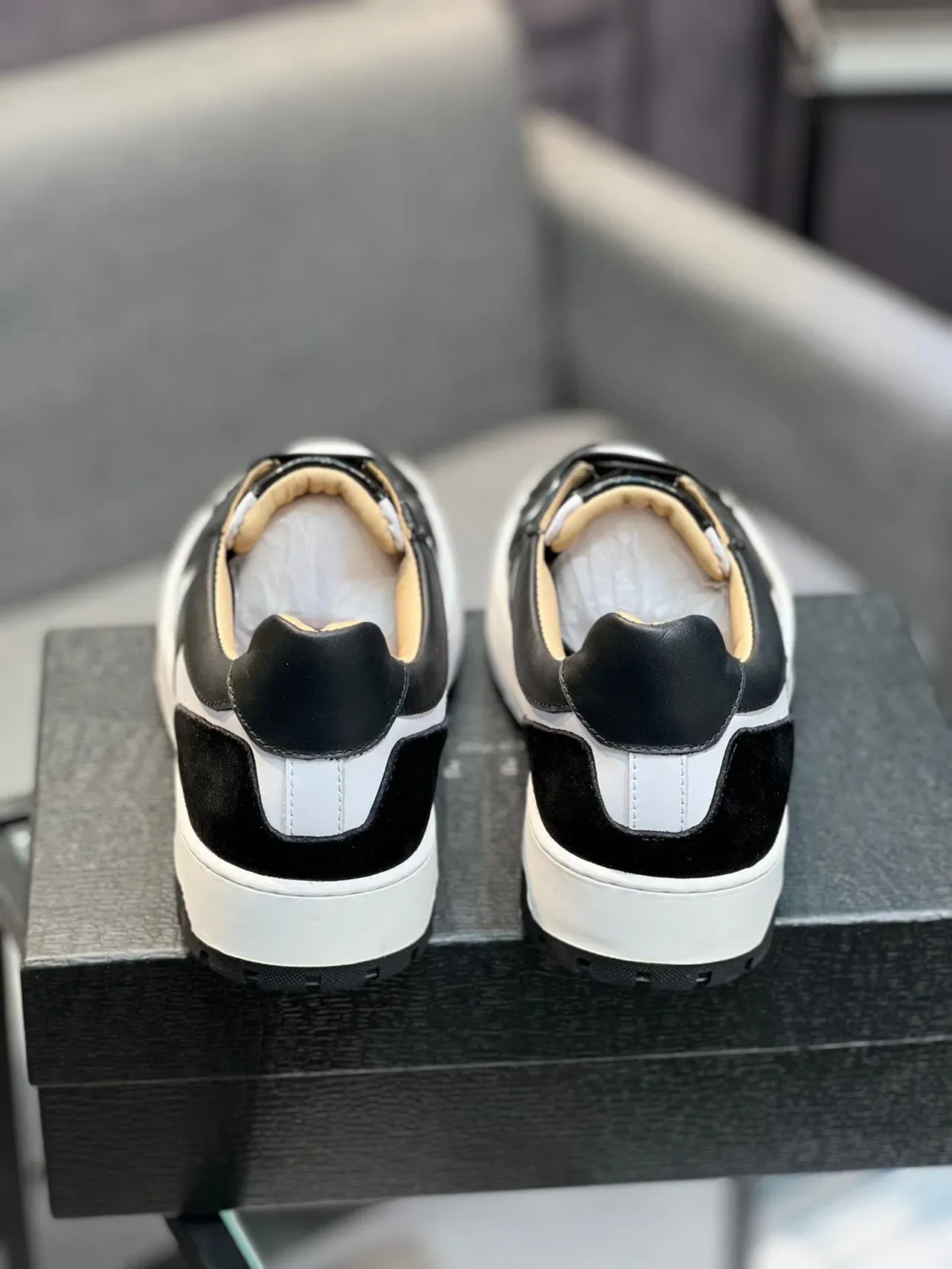 Philipp Plein Preto Branco Panelled Upper Couro Patentado Accents Lifestyle Sneakers 8